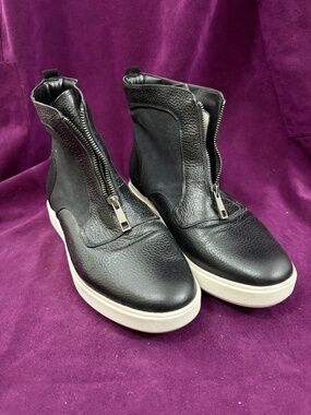 Naturalizer Tisha platform booties